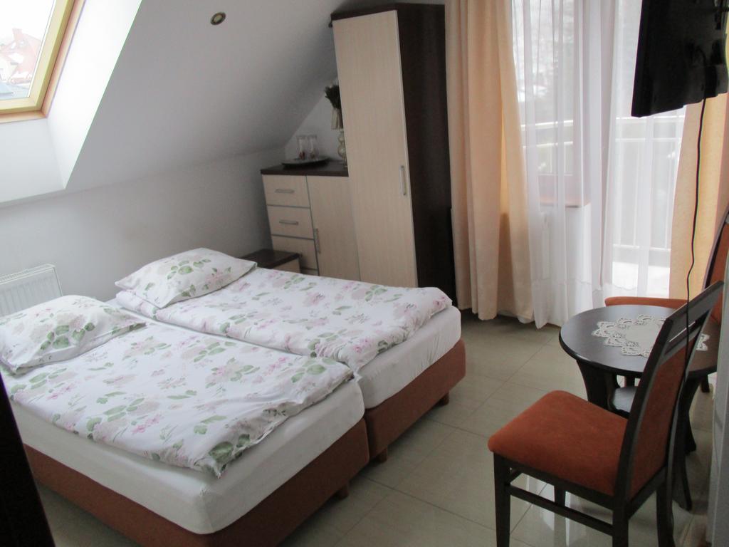 Gosciniec Klejnot Hotel Borowo Luaran gambar