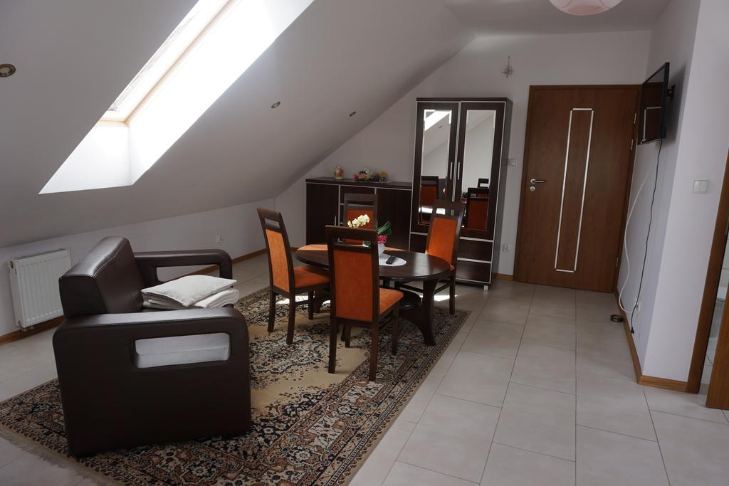 Gosciniec Klejnot Hotel Borowo Luaran gambar